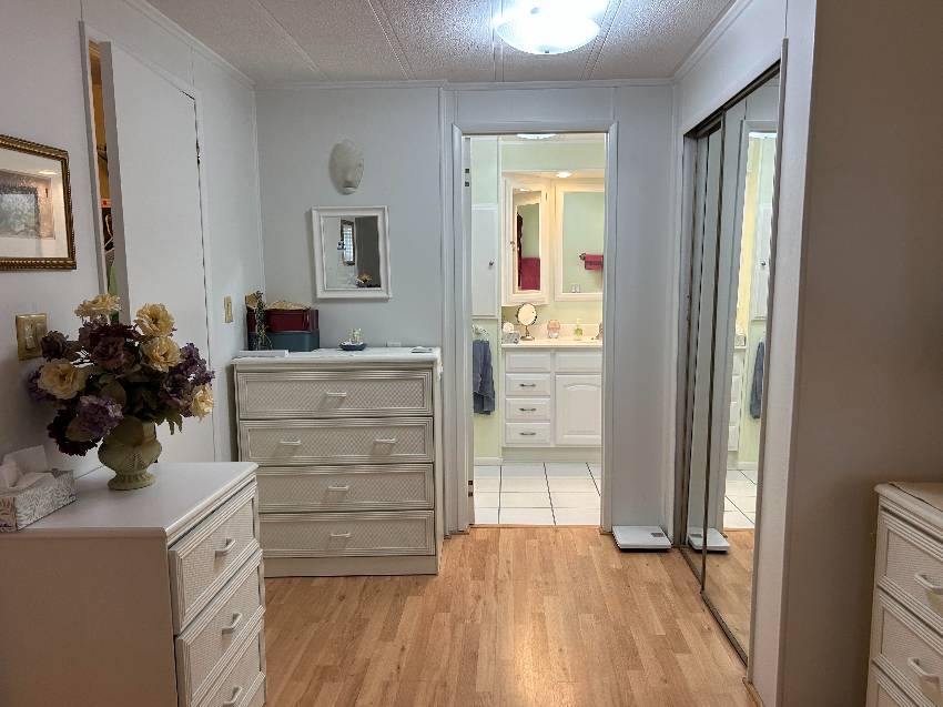 7907 Lakeshore Drive a Ellenton, FL Mobile or Manufactured Home for Sale
